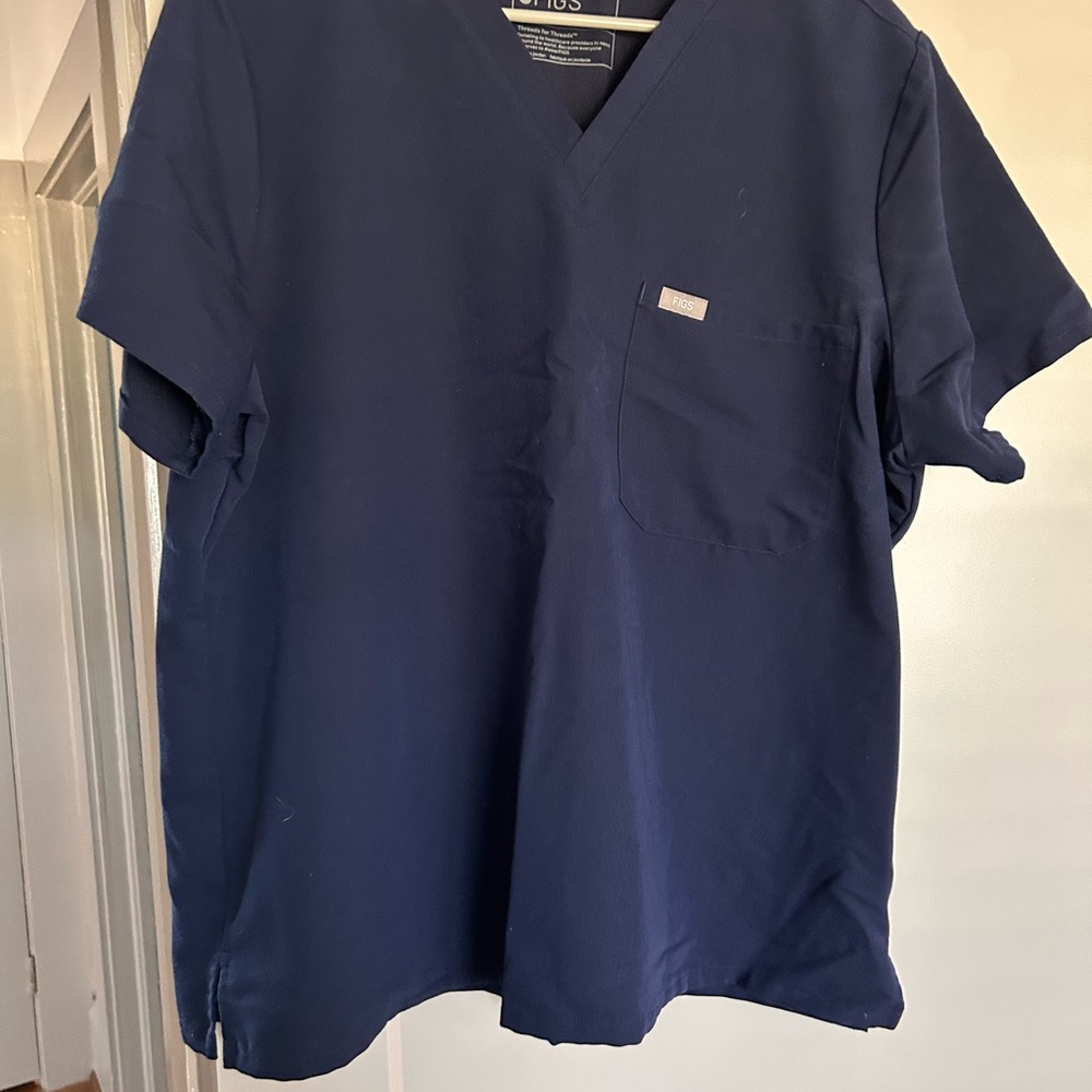 Figs Women's Navy V-Neck Scrub Top